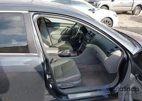 2005 Acura Tsx from USA, damaged, VIN JH4CL96805C026933